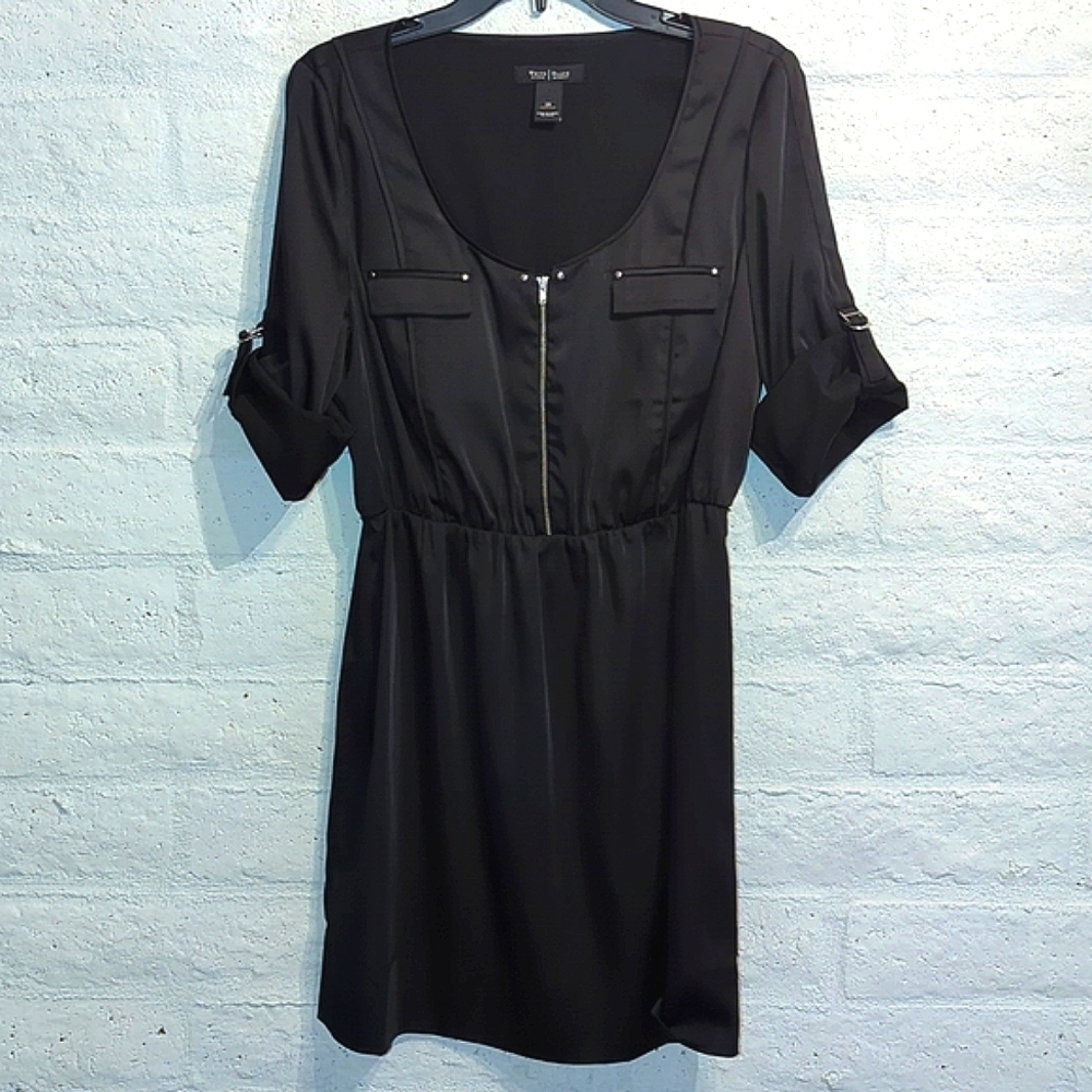 White House BlackarketBlack Zip-Front Short Sleeve Dress